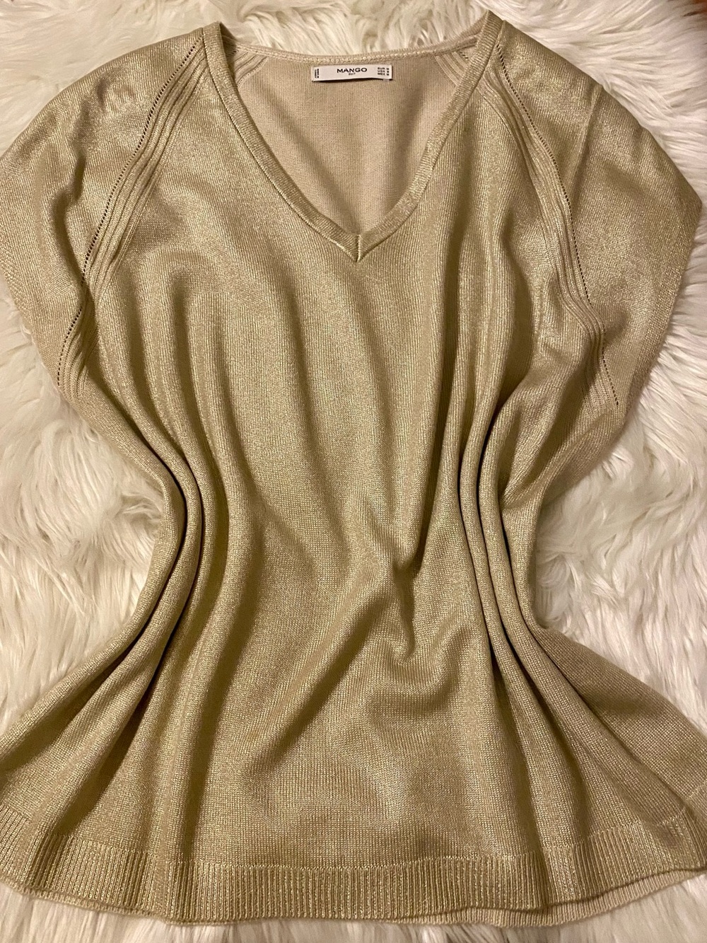 MANGO SUIT Gold Knit V-Neck, Cap Sleeve T-shirt Top Sz M